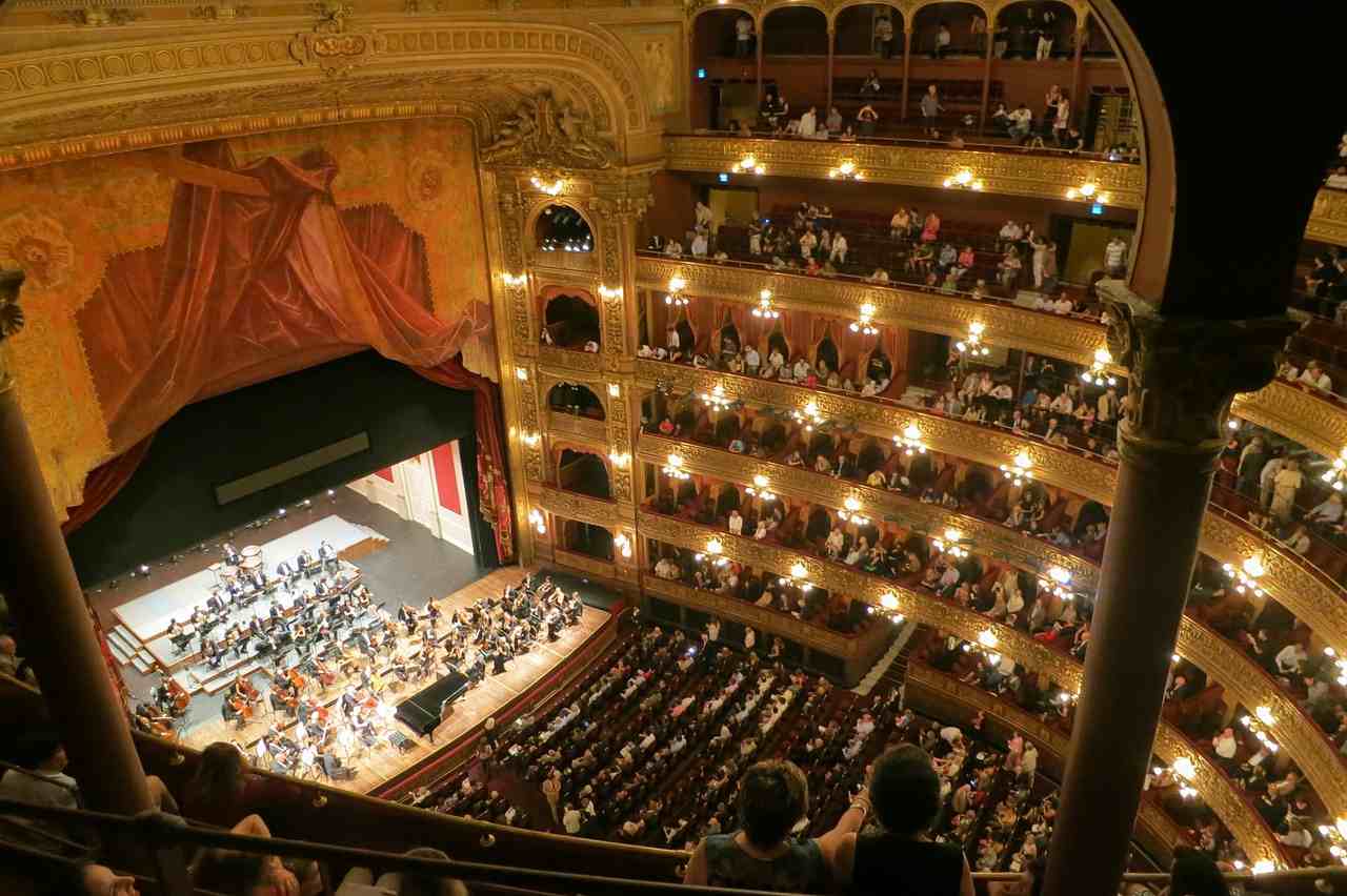 teatro-colon-buenos-aires-opera-594592_1280-reduced